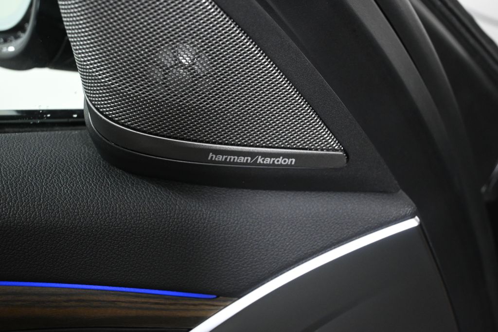 Thumbnail: 2022 BMW 5 Series - 30