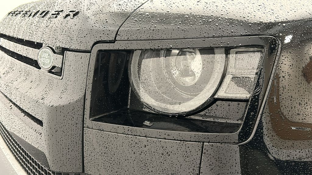 Thumbnail: 2025 Land Rover Defender - 9