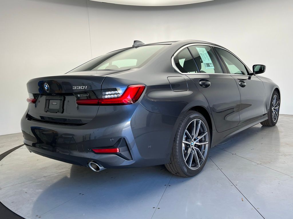 Thumbnail: 2020 BMW 3 Series - 3