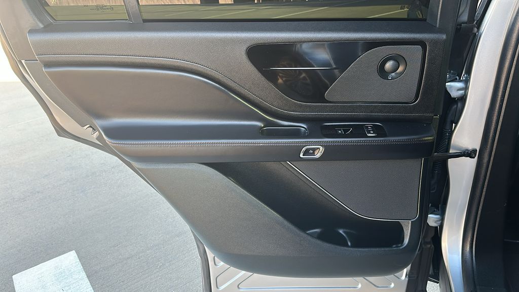 2023 Lincoln Aviator Reserve Silver at Gullo Toyota