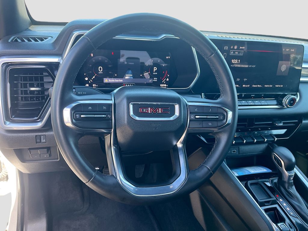 Used 2024 White GMC Elevation image 11