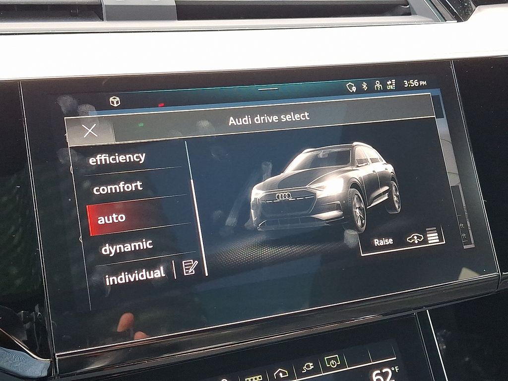 2022 Audi e-tron S Premium Plus 25