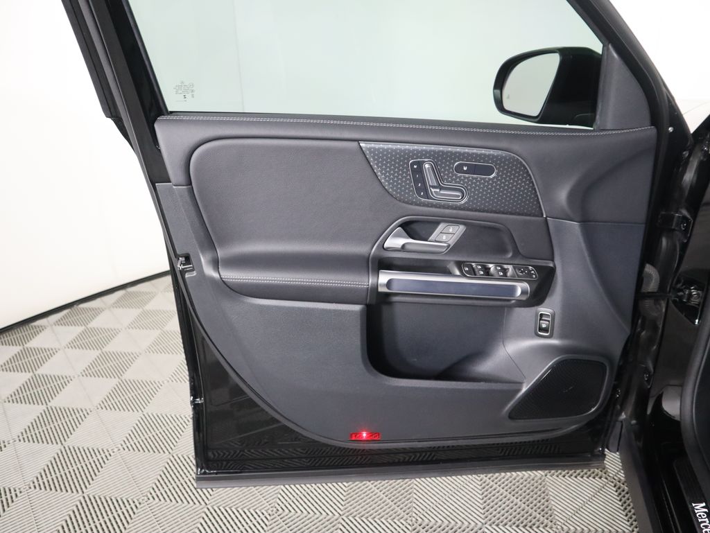 Thumbnail: 2025 Mercedes-Benz GLB - 24