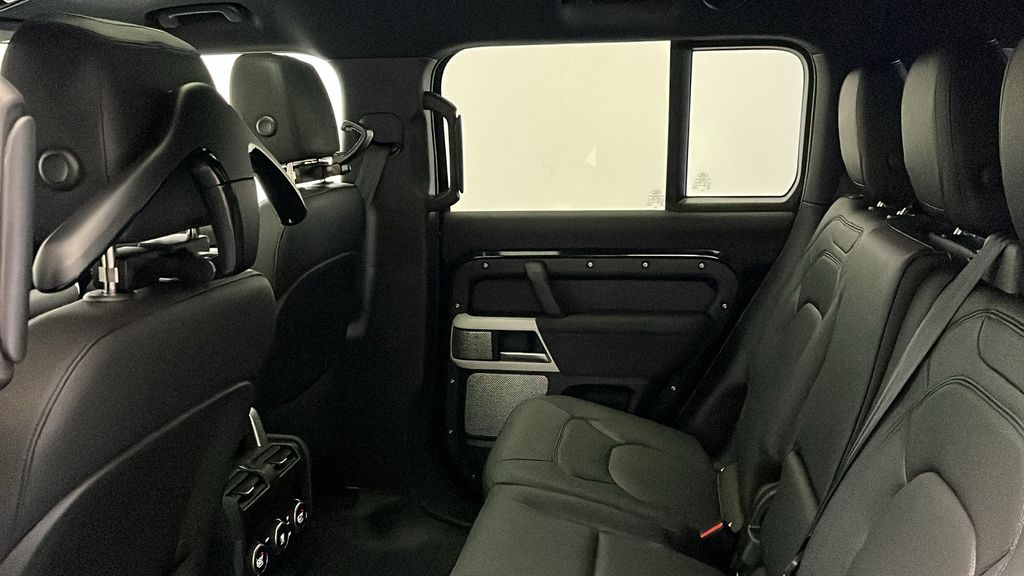 2023 Land Rover Defender 130 23