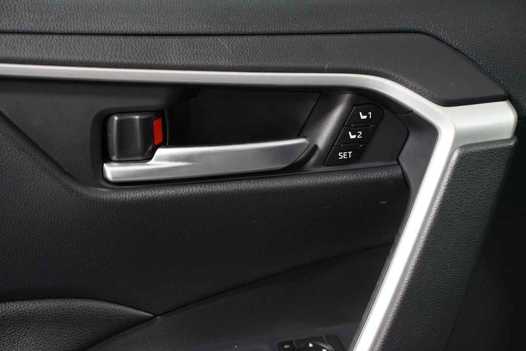 Thumbnail: 2024 Toyota RAV4 - 32