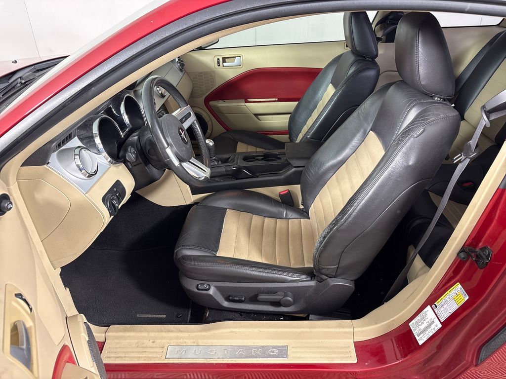 Used 2008  Ford  image 25