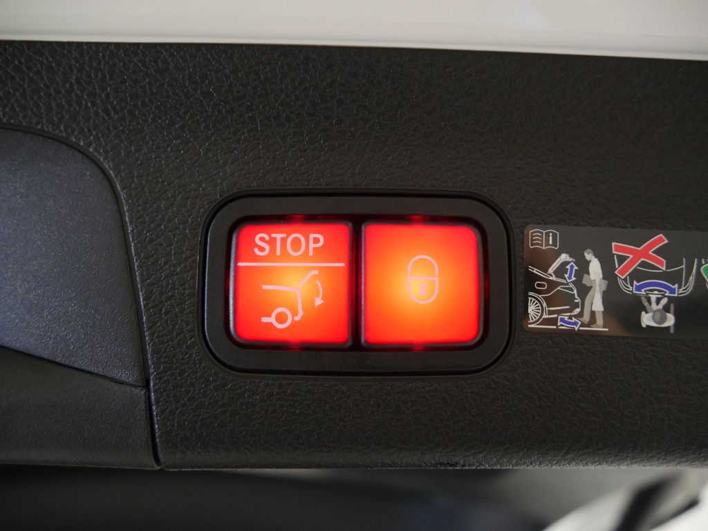 Thumbnail: 2026 Mercedes-Benz GLS - 27