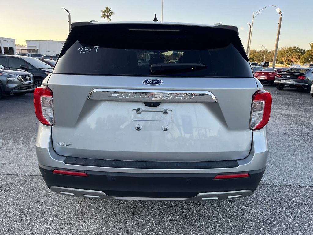 2023 Ford Explorer XLT 6