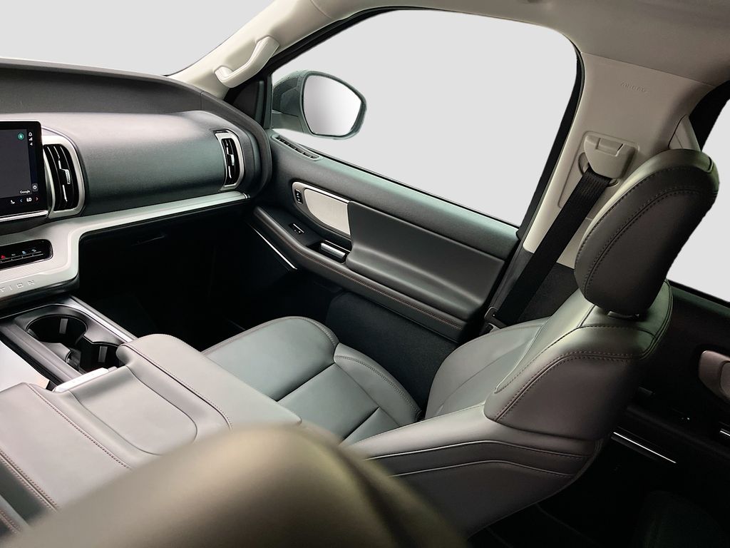 Used 2025 White Ford Active image 25