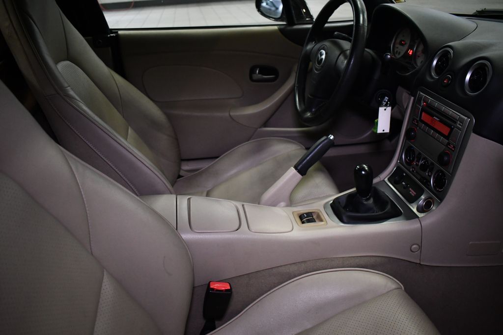 Thumbnail: 2005 Mazda MX-5 Miata - 22