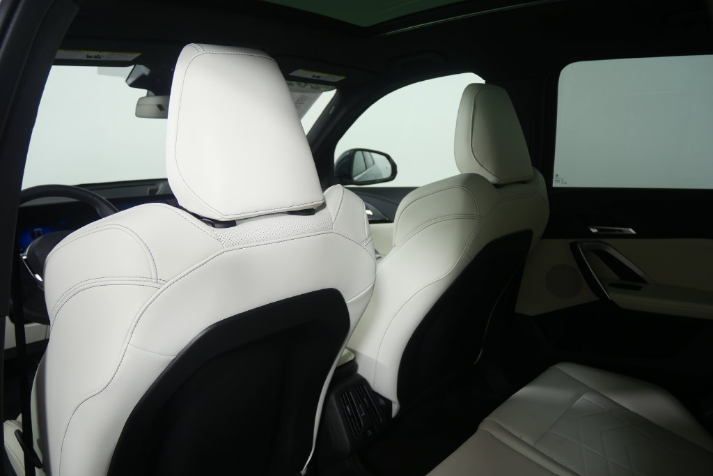 Thumbnail: 2026 BMW X1 - 16