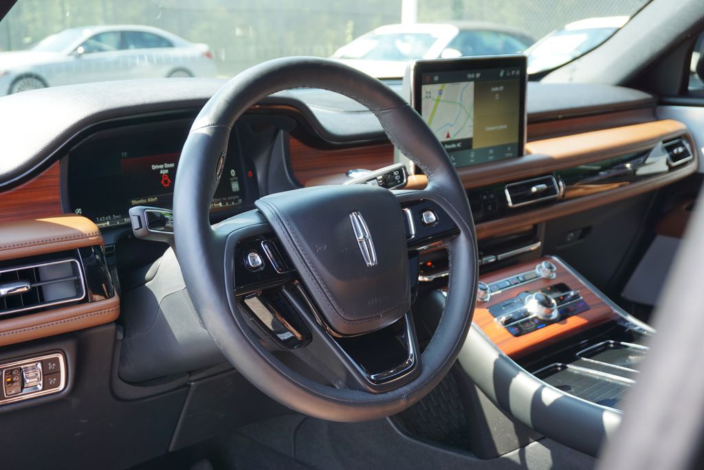 Thumbnail: 2024 Lincoln Aviator - 8