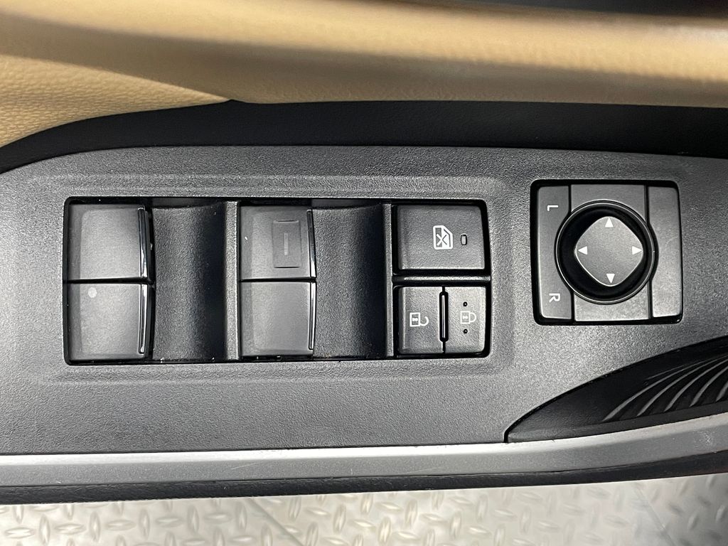 Thumbnail: 2023 Toyota RAV4 - 18