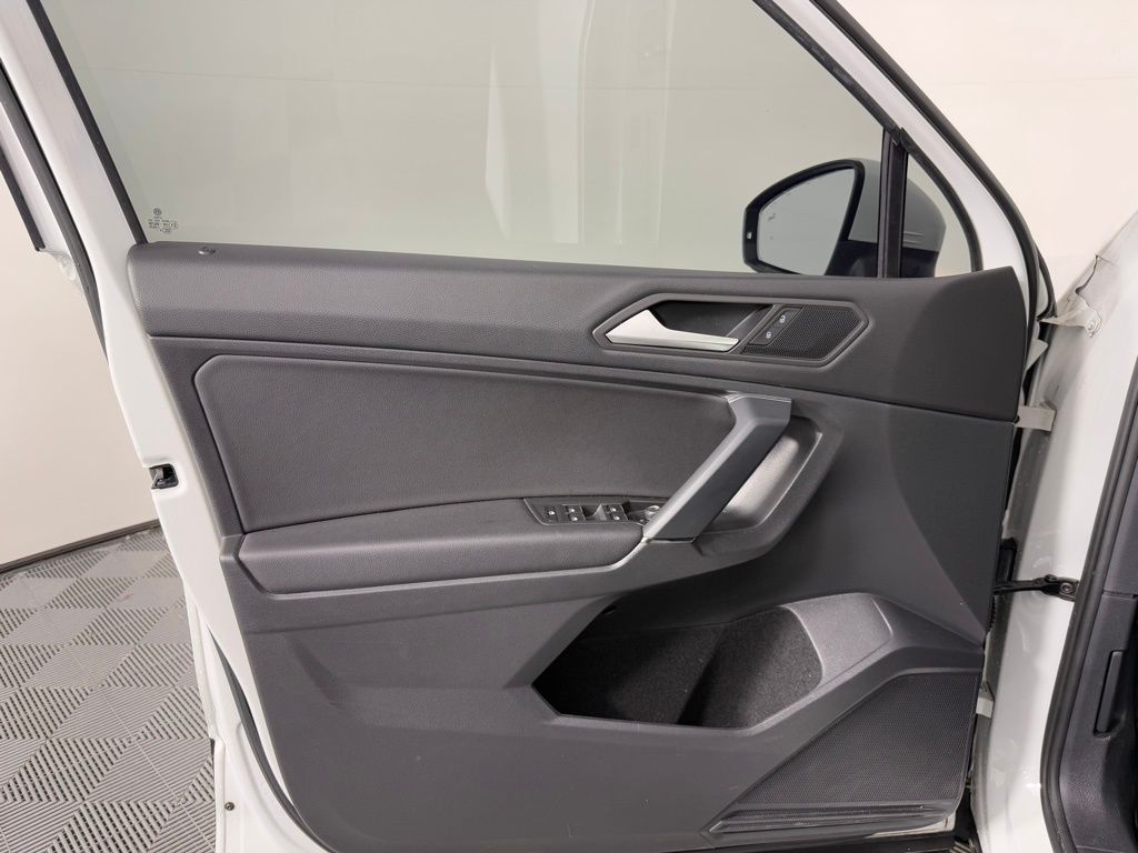 2019 Volkswagen Tiguan 2.0T 9