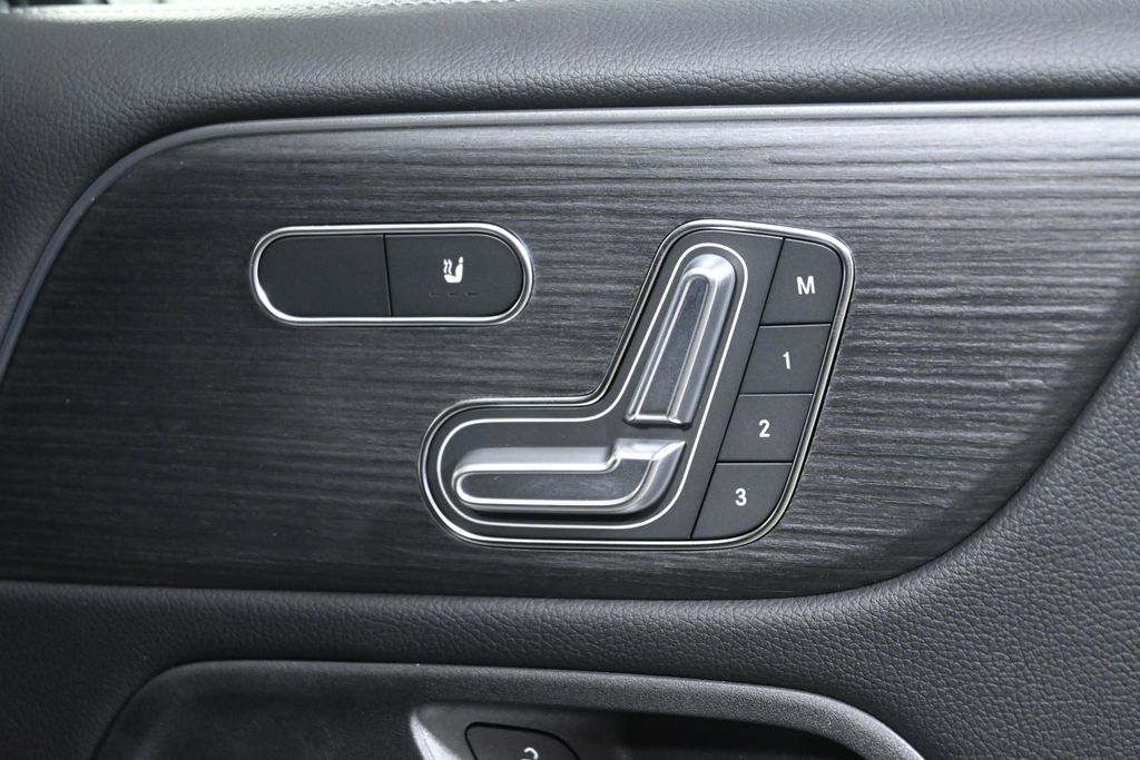 Thumbnail: 2026 Mercedes-Benz GLB - 23