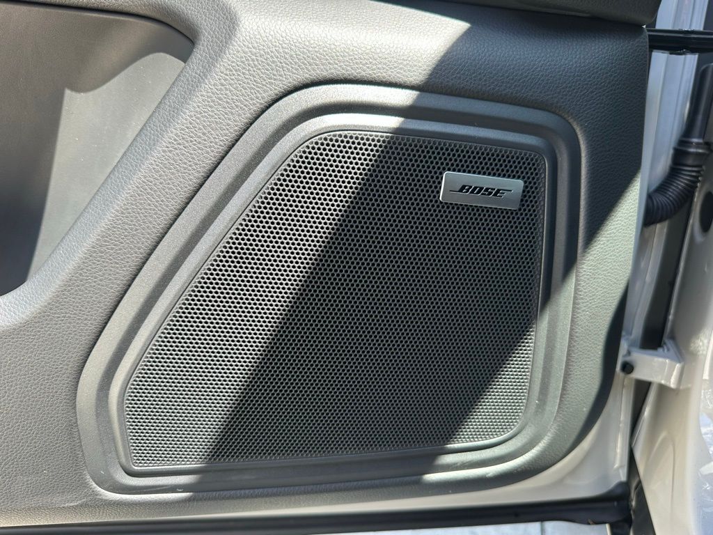 Thumbnail: 2025 Porsche Macan - 16