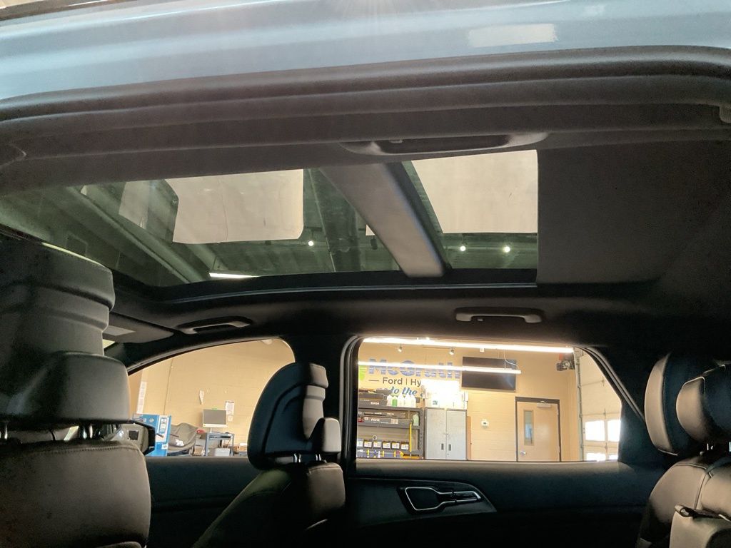 New 2026 Gray Kia X-Pro Prestige image 9