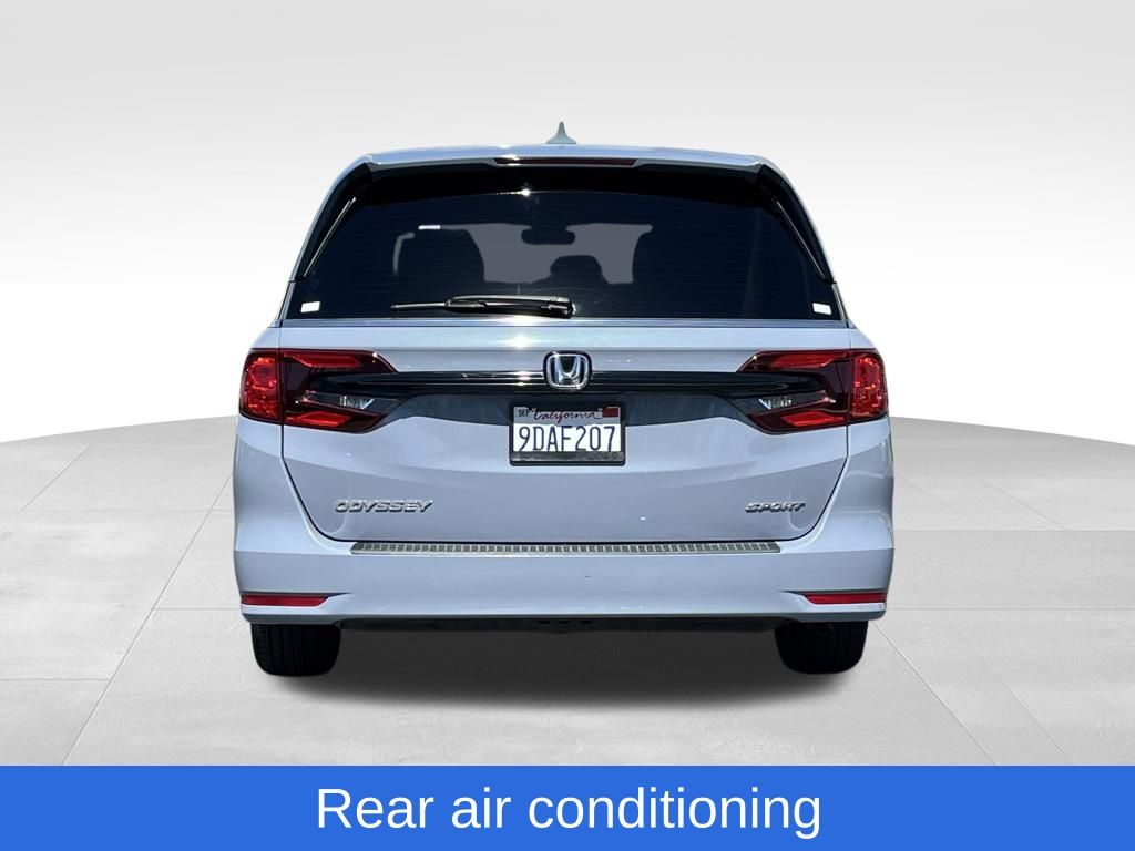 View vehicle photo 3