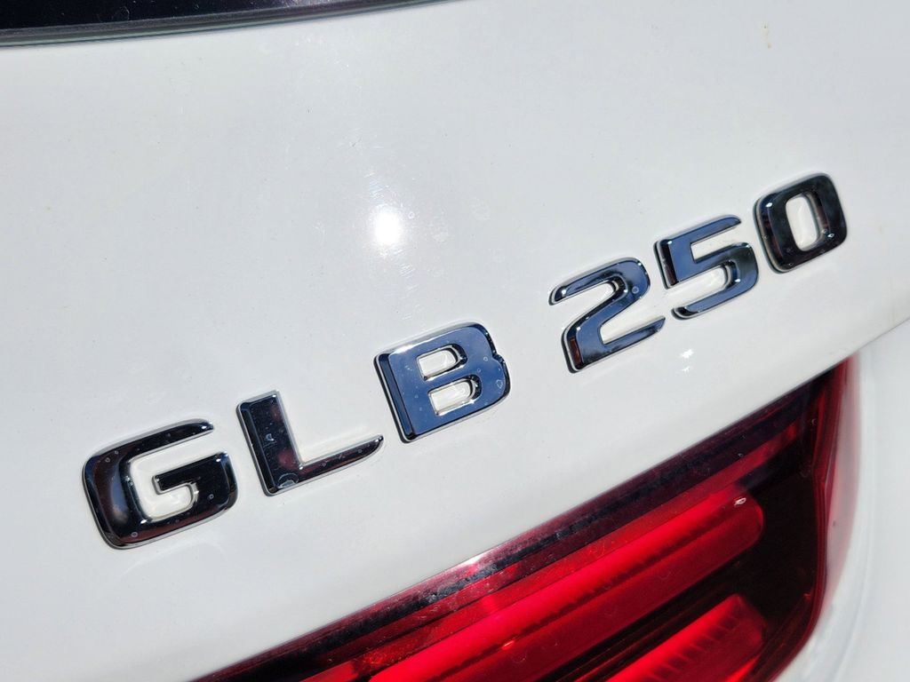 2024 Mercedes-Benz GLB GLB 250 11