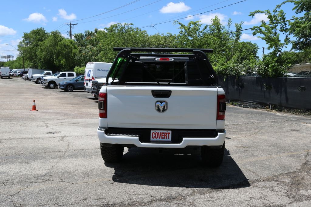 View vehicle photo 4
