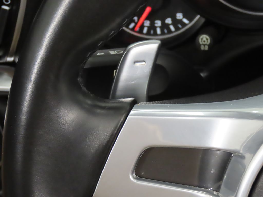 Thumbnail: 2016 Porsche 911 - 27