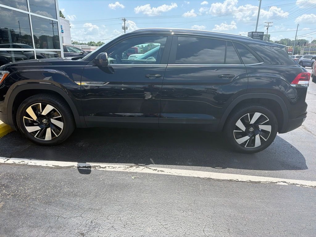2024 Volkswagen Atlas Cross Sport SE 4Motion with Technology