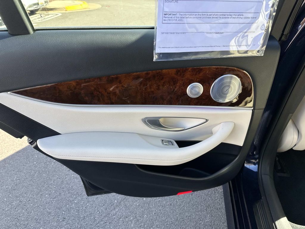 Thumbnail: 2019 Mercedes-Benz E-Class - 30