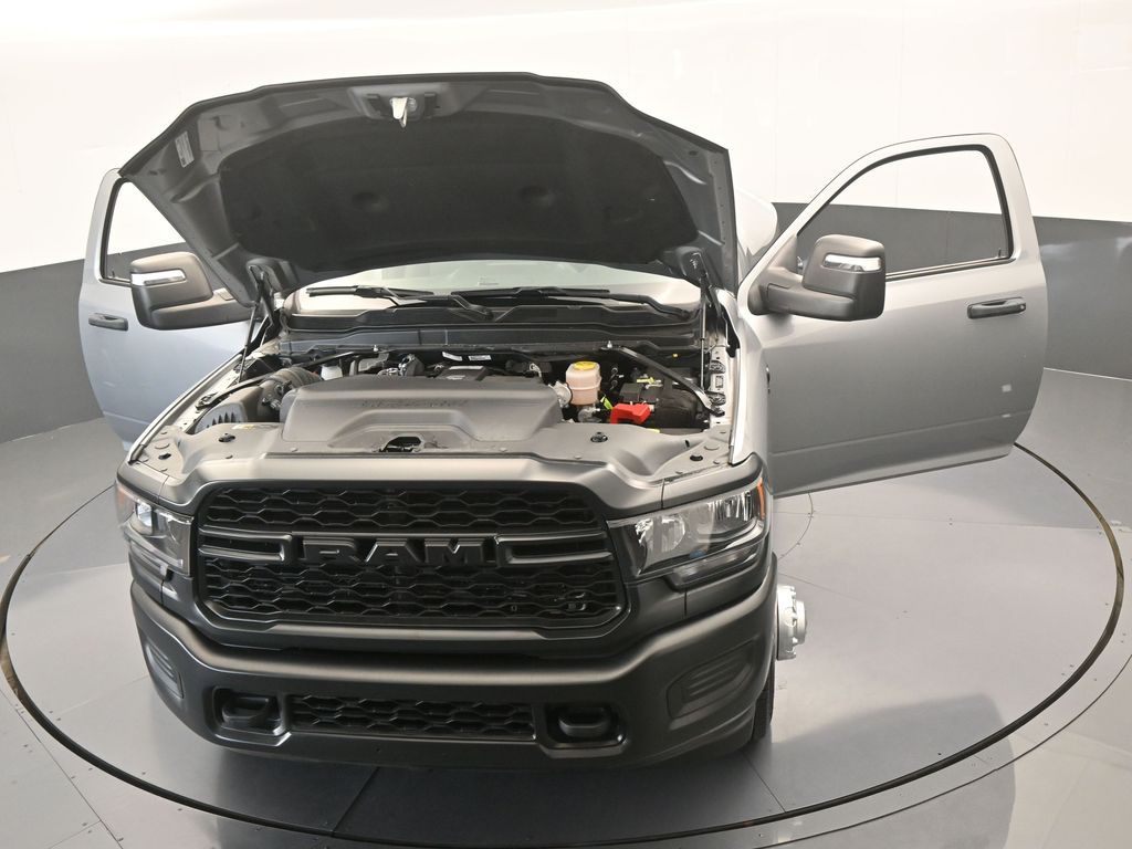 Used 2024 Billet Silver Metallic Clearcoat Ram Tradesman image 67