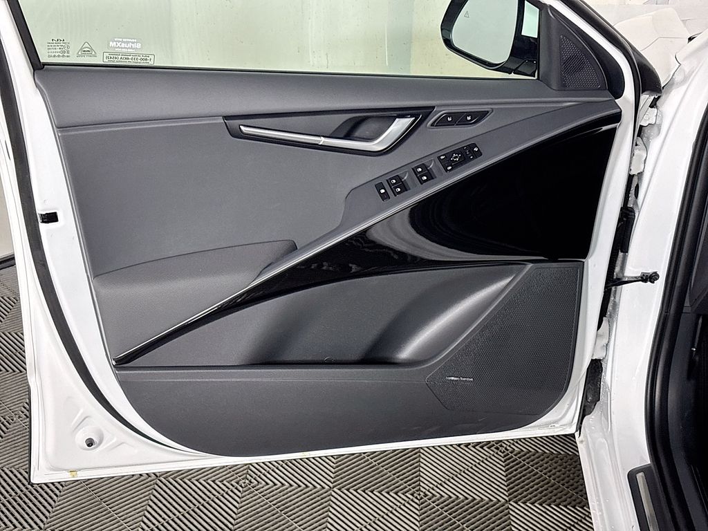 2026 Kia Niro SX