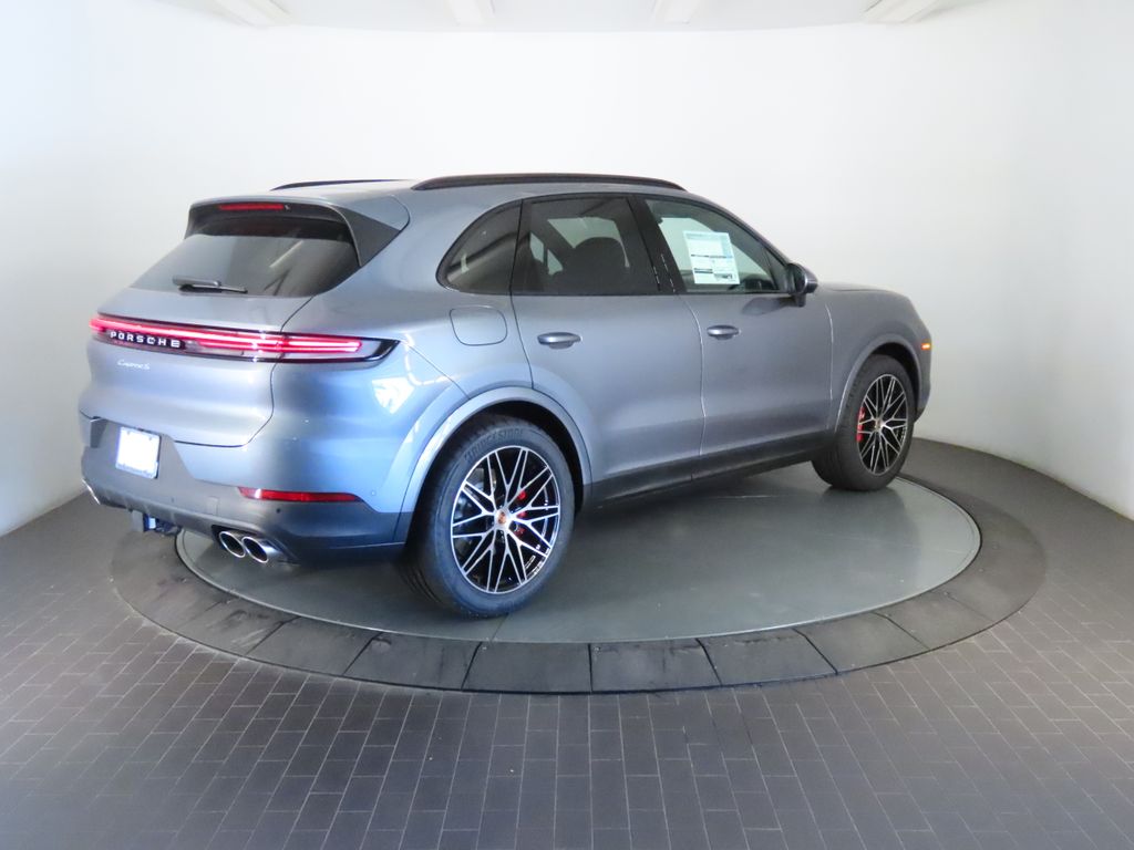 Thumbnail: 2026 Porsche Cayenne - 7