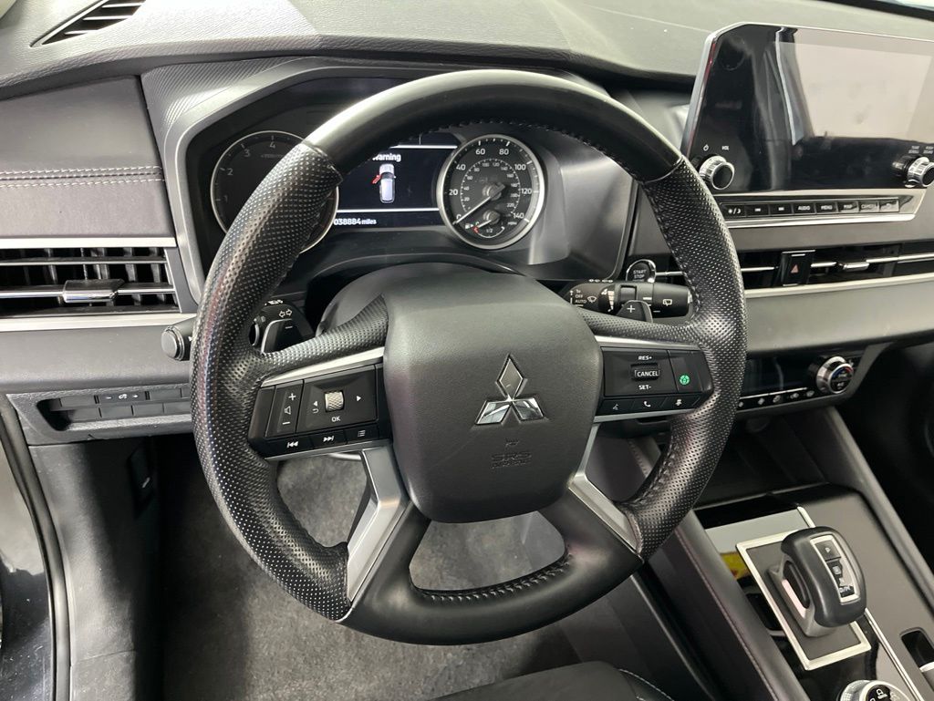 Thumbnail: 2024 Mitsubishi Outlander - 29