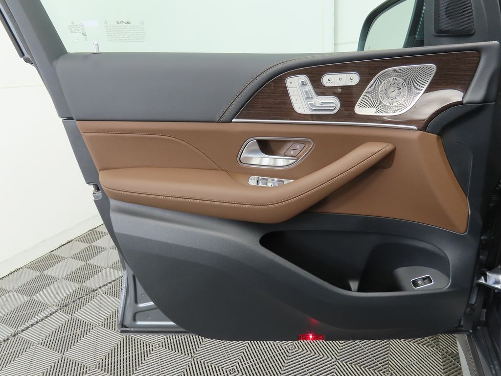 Thumbnail: 2026 Mercedes-Benz GLE - 24