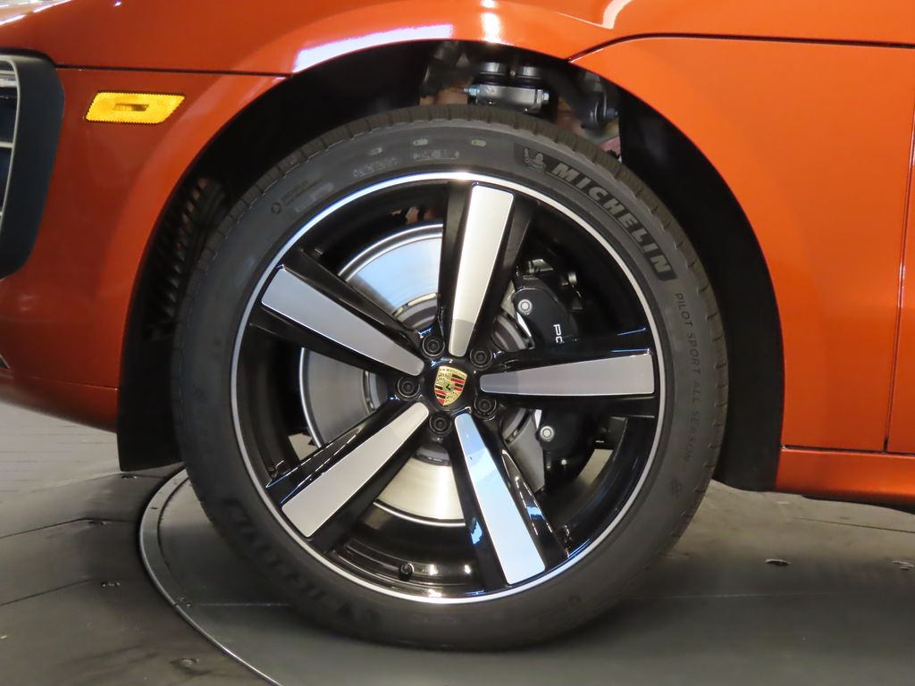 Thumbnail: 2025 Porsche Macan - 11