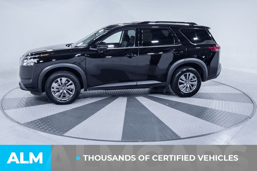 Used 2025 Black Nissan SV image 4