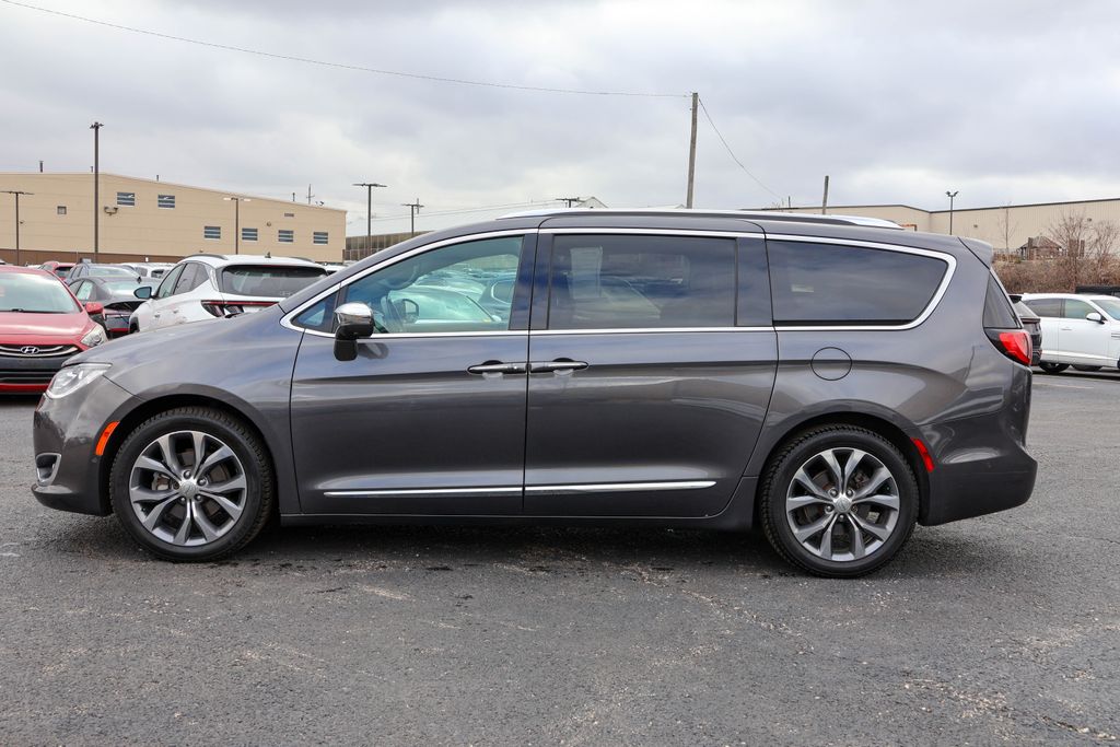 2019 Chrysler Pacifica Limited 12