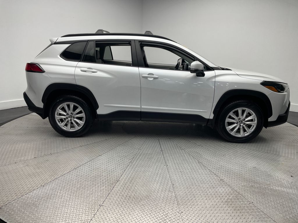 Thumbnail: 2022 Toyota Corolla Cross - 4