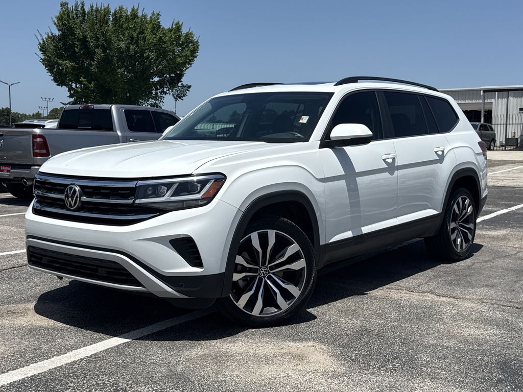 2022 Volkswagen Atlas 3.6L V6 SE w/Technology White at DeMontrond Auto Country