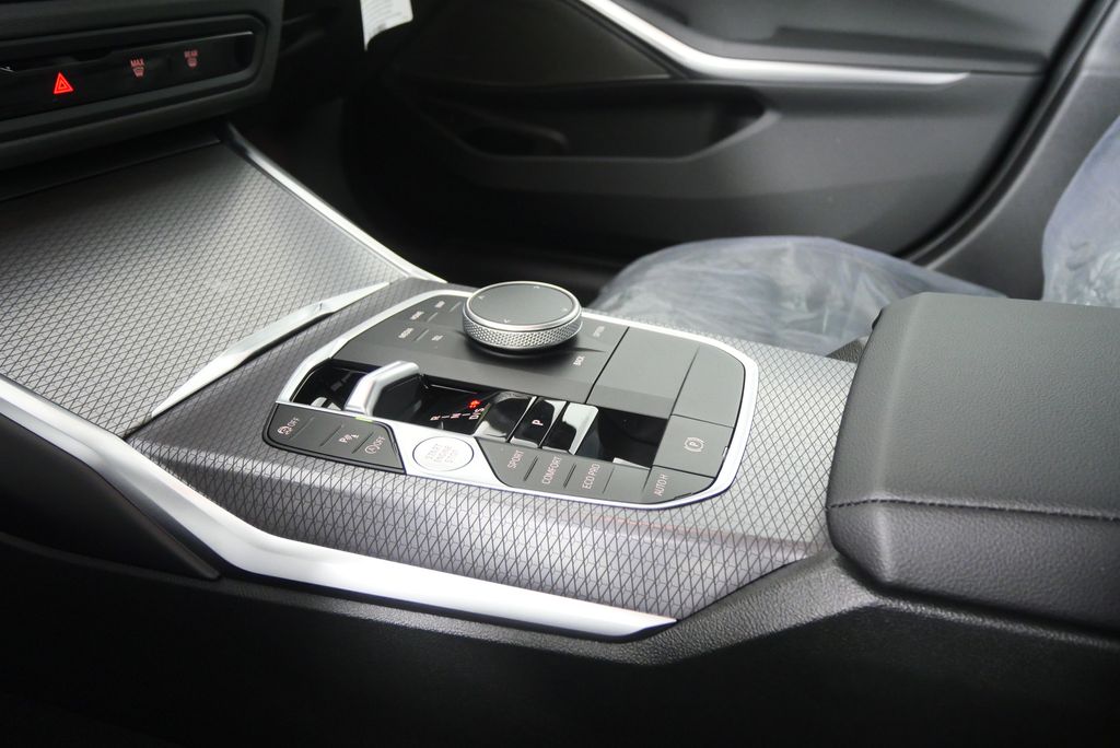 Thumbnail: 2026 BMW 3 Series - 23