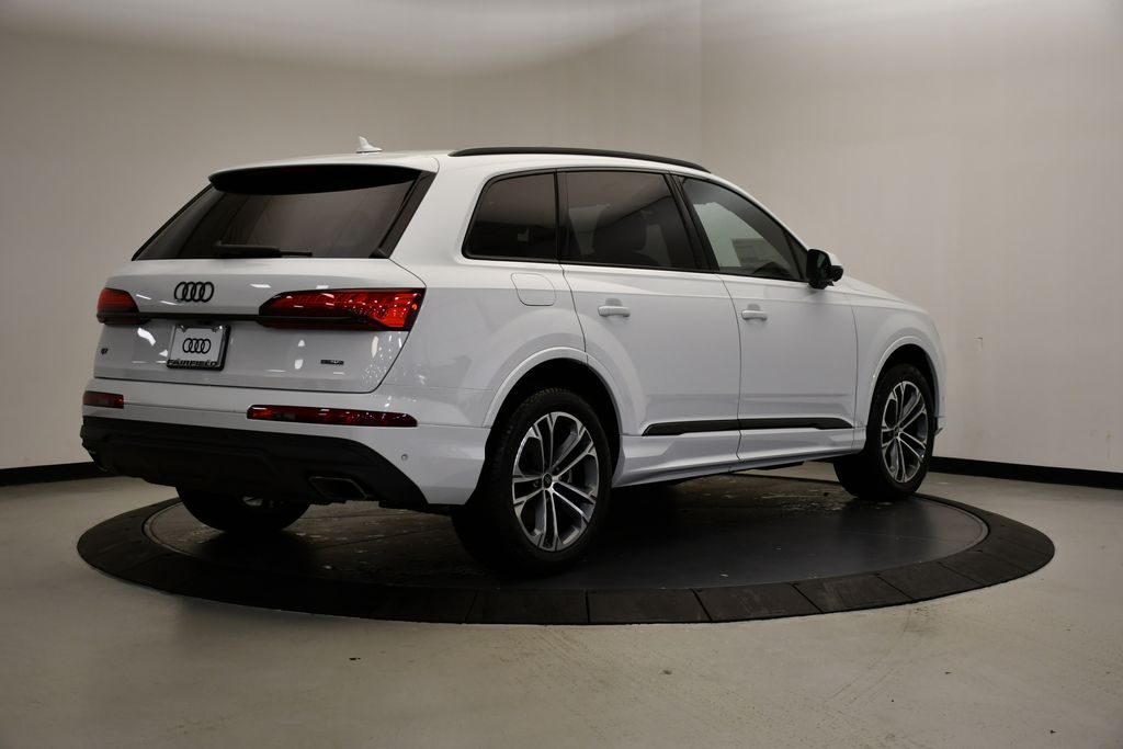Thumbnail: 2026 Audi Q7 - 5
