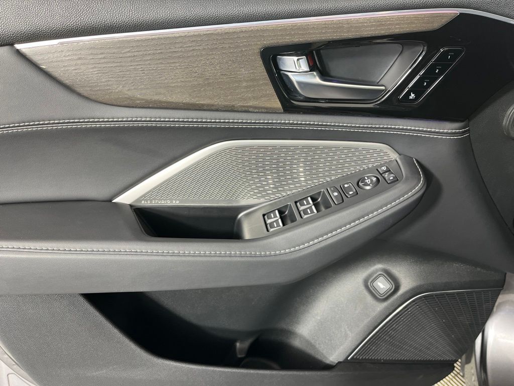 Thumbnail: 2023 Acura MDX - 30