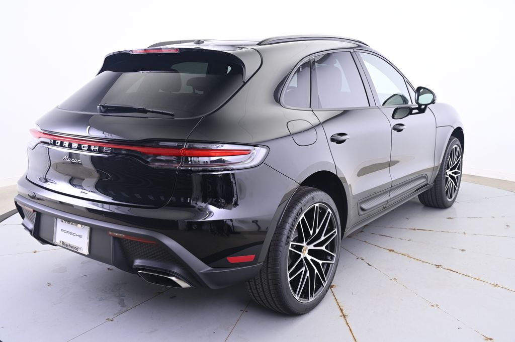 Thumbnail: 2025 Porsche Macan - 7