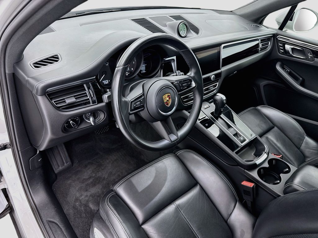 Thumbnail: 2022 Porsche Macan - 9