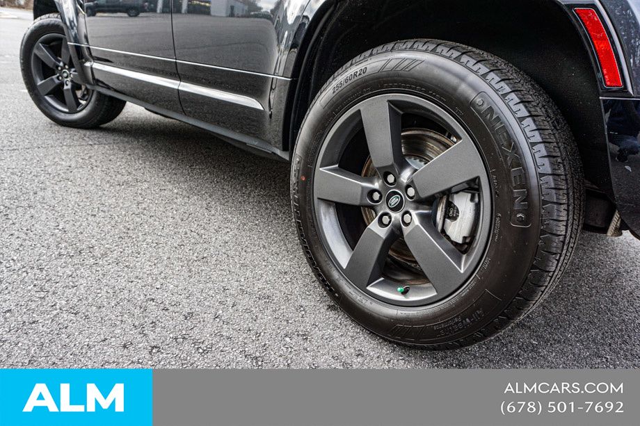 Used 2023 Gray Land Rover X-Dynamic SE image 17