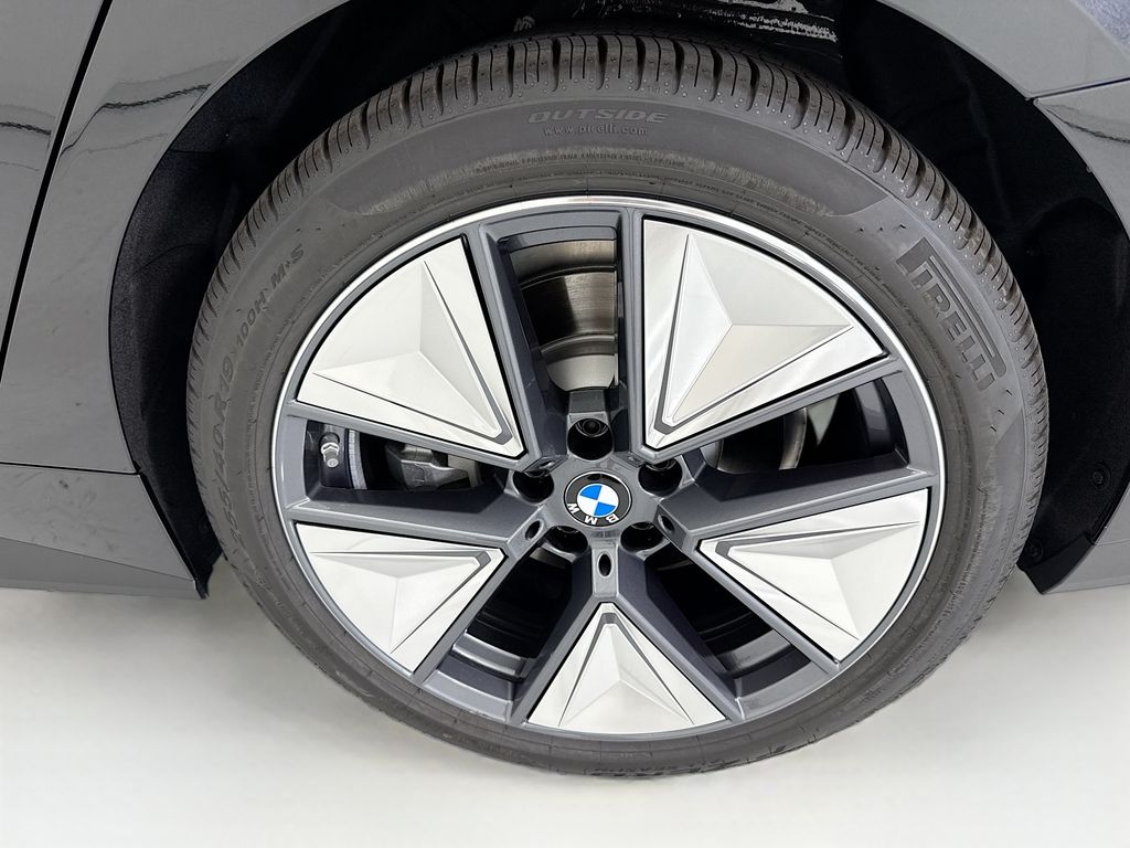 Thumbnail: 2026 BMW i4 - 30