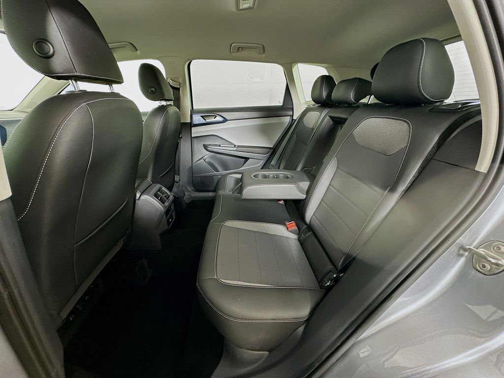 2024 Volkswagen Taos SE 24