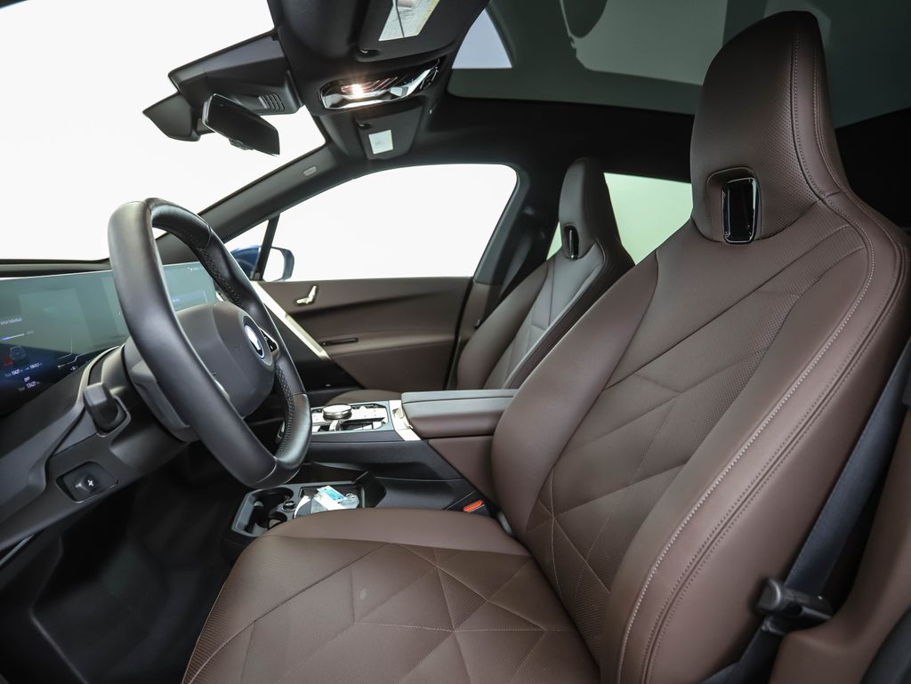 Thumbnail: 2024 BMW iX - 11