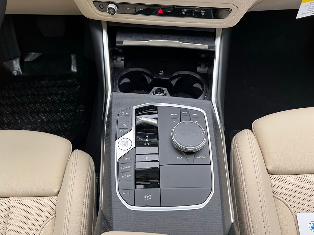 Thumbnail: 2026 BMW 3 Series - 12