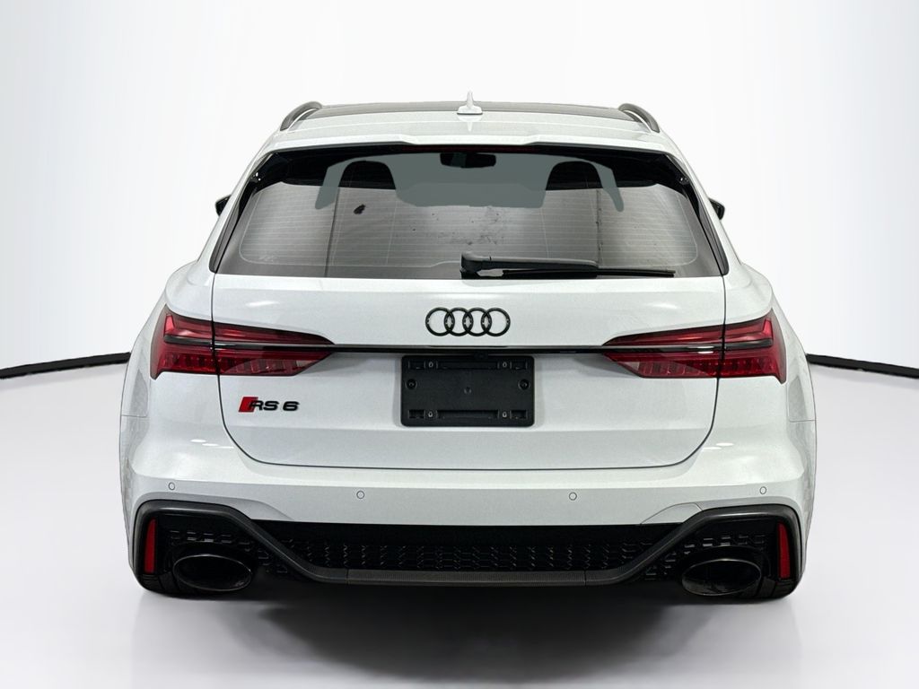 Thumbnail: 2025 Audi RS 6 - 6