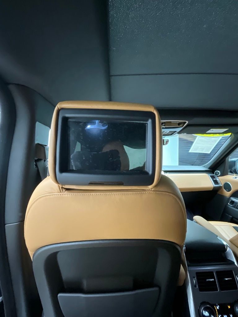 Thumbnail: 2019 Land Rover Range Rover Sport - 16