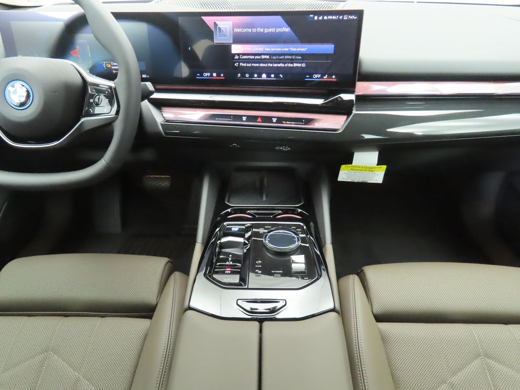 Thumbnail: 2025 BMW i5 - 13